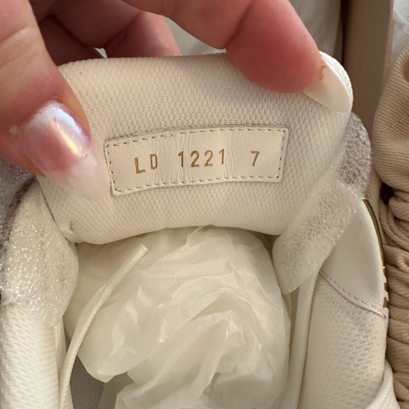 New in box never worn in box. Size 7 Louis Vuitton limited - Picture 5 of 6